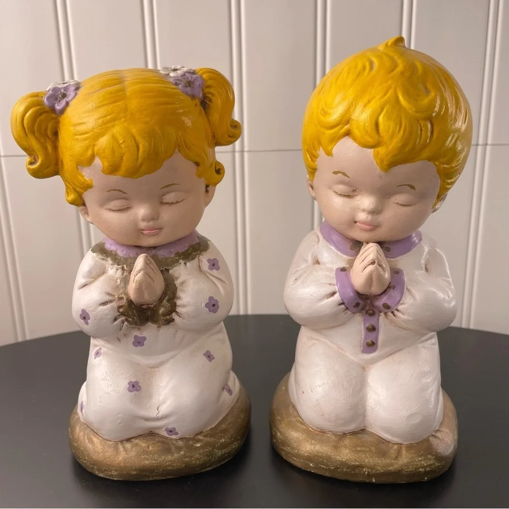 Vintage 1977 Signed Hand‎ painted Figurines Children Boy Girl Kneeling Praying